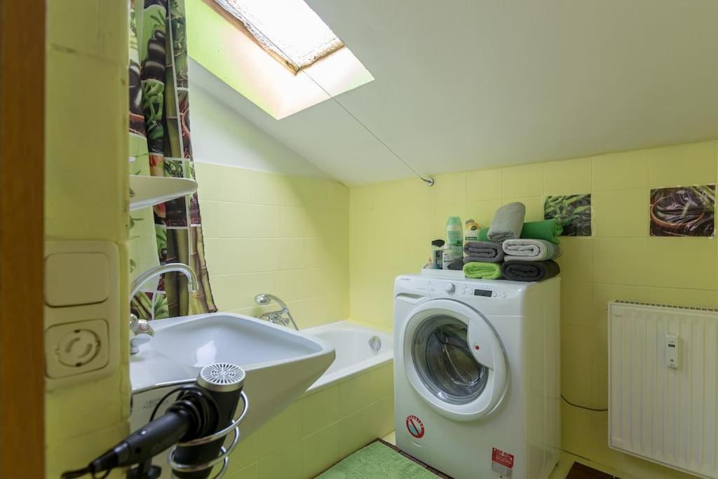 Lovely Spacious 3Room Loft Under Roof-100M2-Touristarea Rauth Екстериор снимка